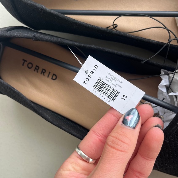 Torrid Women 13WW Black Perforated Slip On Loafer Flats 14313422 Chic Career New - Picture 6 of 12
